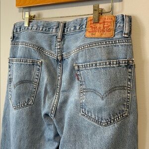 Levi’s 550 Medium Wash Relaxed Fit Jeans